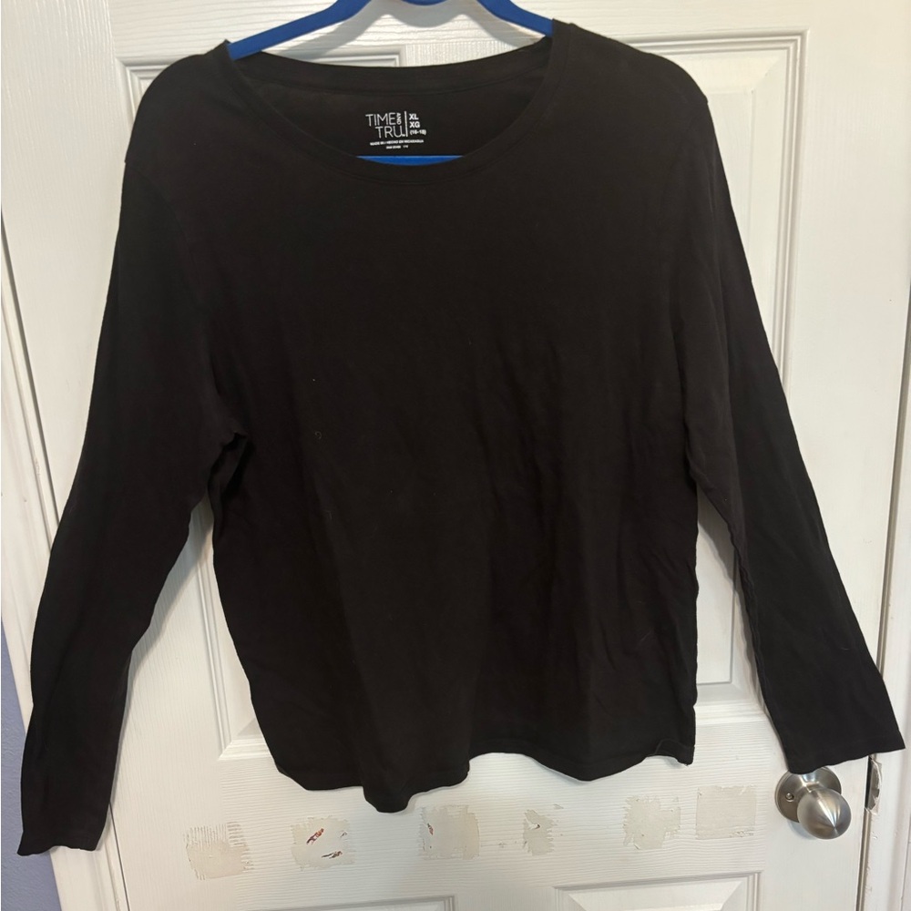 Time and Tru Black Long Sleeve T-Shirt